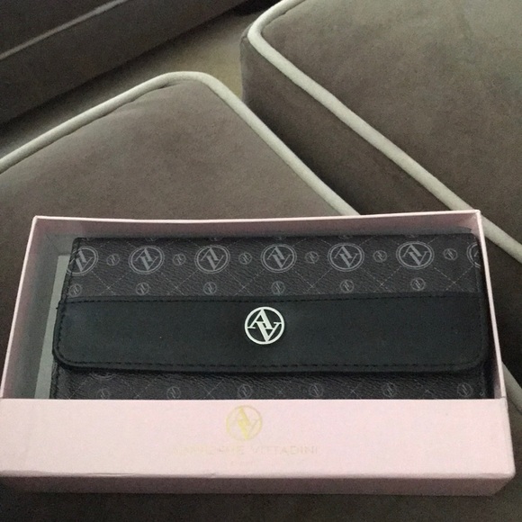 Adrienne Vittadini Wallet - Picture 1 of 4